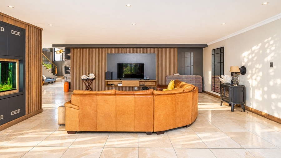 8 Bedroom Property for Sale in Birdwood Estate North West